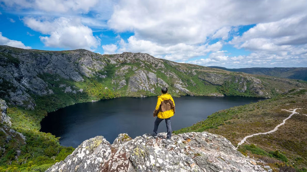অস্তিত্বহীন উষ্ণ ঝরনা খুঁজতে গিয়ে বিপাকে পর্যটক