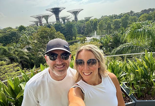 বাড়ি বেচে প্রমোদতরীতে সংসার পাতলেন ব্রিটিশ দম্পতি