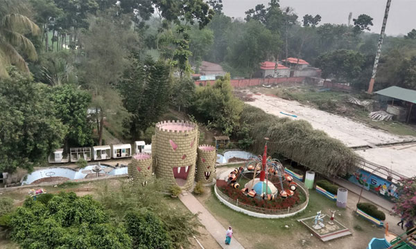 নান্দাইল দীঘি ও বিলের ঘাটে পর্যটকের অপেক্ষা