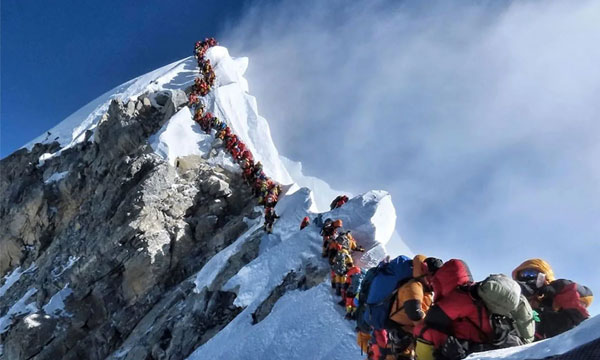 পর্যটকদের অসুস্থ করে কোটি টাকা আত্মসাৎ