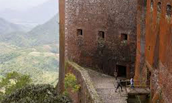 হাইতির লাফেরিয়ের দুর্গে পদদলনে নিহত ৩০