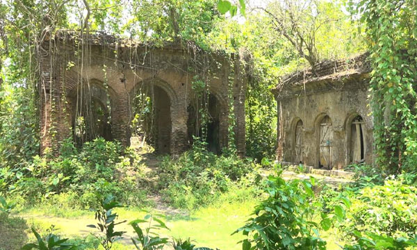 বরিশালে ৪৫০ বছরের ঐতিহ্য সংকটে, বিলুপ্তির পথে সাতানি গ্রামের ২৪ প্রাচীন স্থাপনা