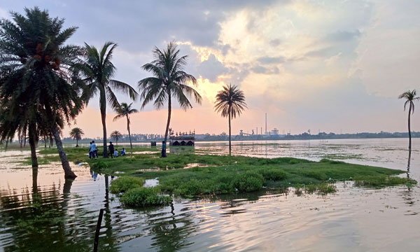তলিয়ে যাওয়া গ্রামে নতুন পর্যটনের স্বপ্ন বড়পুকুরিয়া লেক