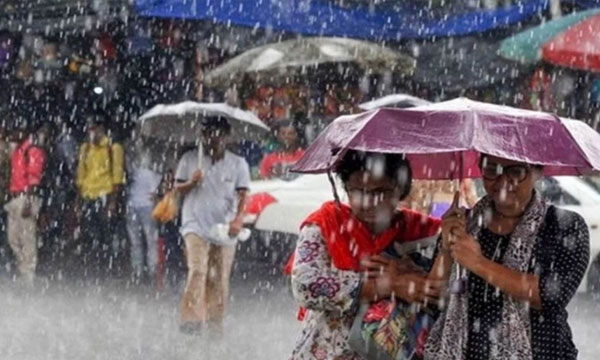 ভারী বৃষ্টির পূর্বাভাস, পর্যটকদের যা জানা জরুরি