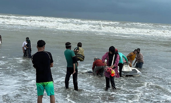 বৃষ্টিভেজা কক্সবাজারে বাড়ছে ভ্রমণপিপাসুদের আকর্ষণ