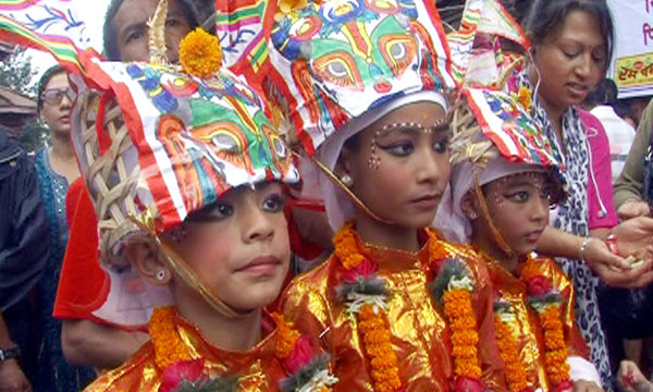 নেপালের সা পারু উৎসব: মারা যাওয়া প্রিয়জনকে আনন্দের বিদায়