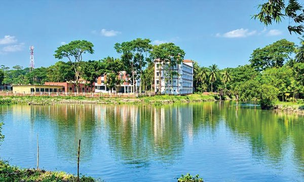 যে জায়গায় কয়েক মিনিটেই ঘোরা যায় তিন জেলা