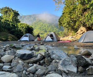 পরিবার নিয়ে ক্যাম্পিংয়ে যাবেন? মাথায় রাখতে হবে ৭ বিষয়