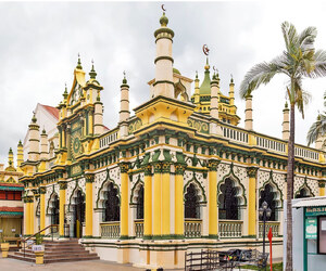 ধর্মীয় বৈচিত্র্যে শীর্ষে সিঙ্গাপুর বাংলাদেশের অবস্থান কত?