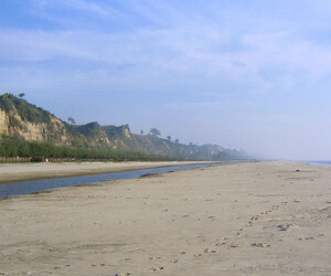 পর্যটকহীন সময় পার করছে দেশের প্রধান সমুদ্রগন্তব্য