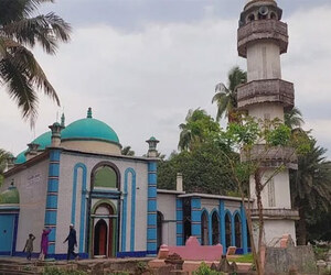 ইতিহাসের সাক্ষী চুয়াডাঙ্গার তিন গম্বুজ মসজিদ