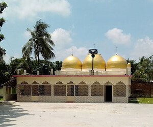 ৪০০ বছরের ঐতিহ্য বহন করছে বৃ চাপিলা শাহী মসজিদ