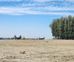পর্যটকশূন্য কক্সবাজারে কর্মহীন হাজারো শ্রমিক