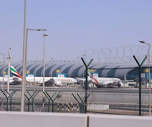 যুদ্ধ আতঙ্কে দুবাই ছাড়তে হুমড়ি খেয়ে পড়ছেন পর্যটকরা