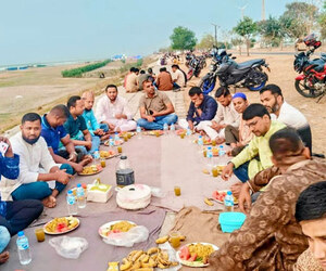 যমুনার পাড়ে ইফতার-ভ্রমণ: স্মৃতি, প্রকৃতি ও বন্ধুত্বের প্রাণবন্ত উৎসব