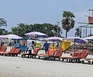 জ্বালানি সংকটে কুয়াকাটায় কমেছে পর্যটকের ভিড়