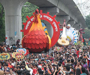 রঙ ও সুরে মাতলো বৈশাখী শোভাযাত্রা