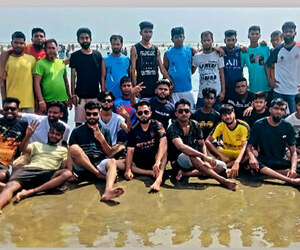 প্রতি বছর কক্সবাজারে মিলিত হন সিরাজগঞ্জের একদল ভ্রমণপিপাসু