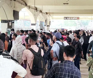 স্বস্তির ঈদযাত্রা নিশ্চিত করতে ব্যাগে রাখুন এই জরুরি জিনিসগুলো