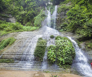বর্ষার জলে প্রাণ ফিরেছে মিরসরাইয়ের ঝরনাগুলো, বাড়ছে পর্যটকের ভিড়