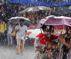 ভারী বৃষ্টির পূর্বাভাস, পর্যটকদের যা জানা জরুরি