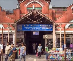 বাংলাদেশি পর্যটকের ভিড়ে আবারও জমজমাট কলকাতার নিউমার্কেট